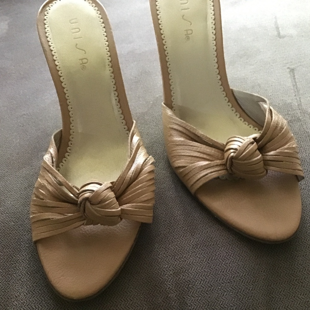 Unisa leather wedge sandals size 6 new